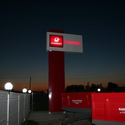 1075-karatas-aluminyum-isikli-totem-tabela-158