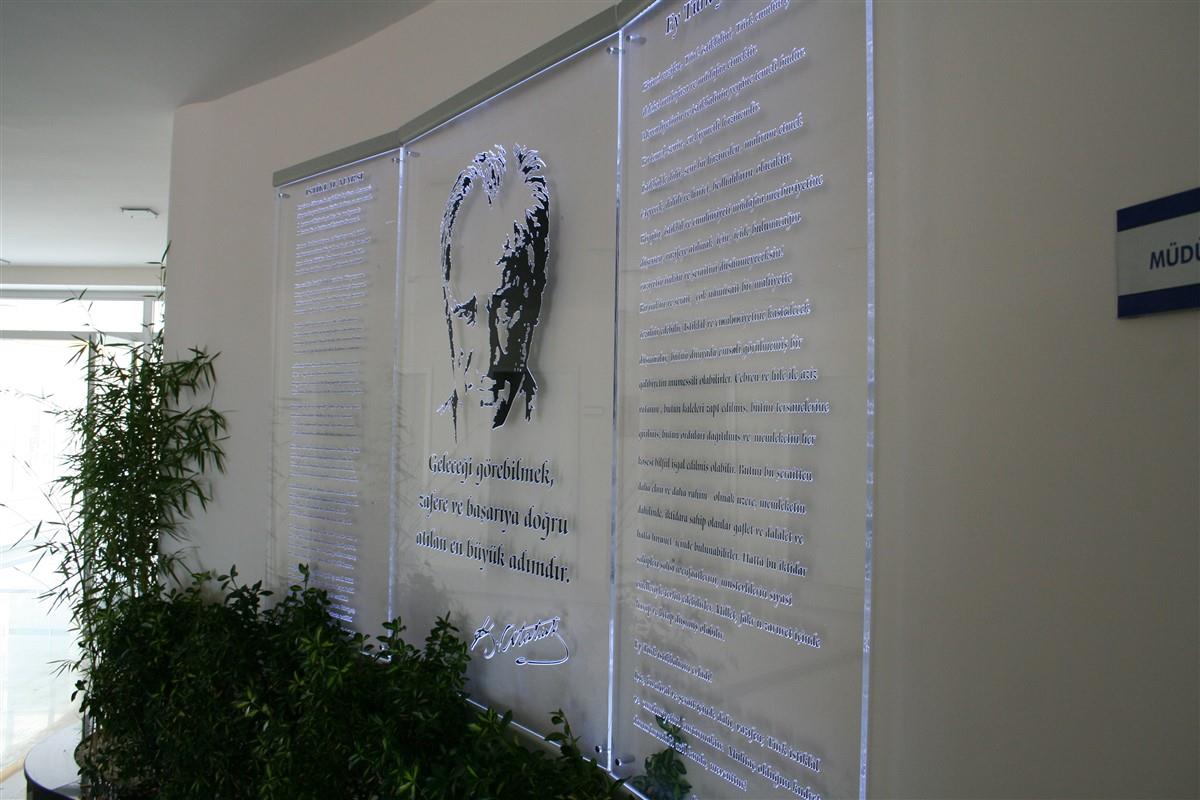 1099-isikli-plexi-gravur-uygulama-396 (1)