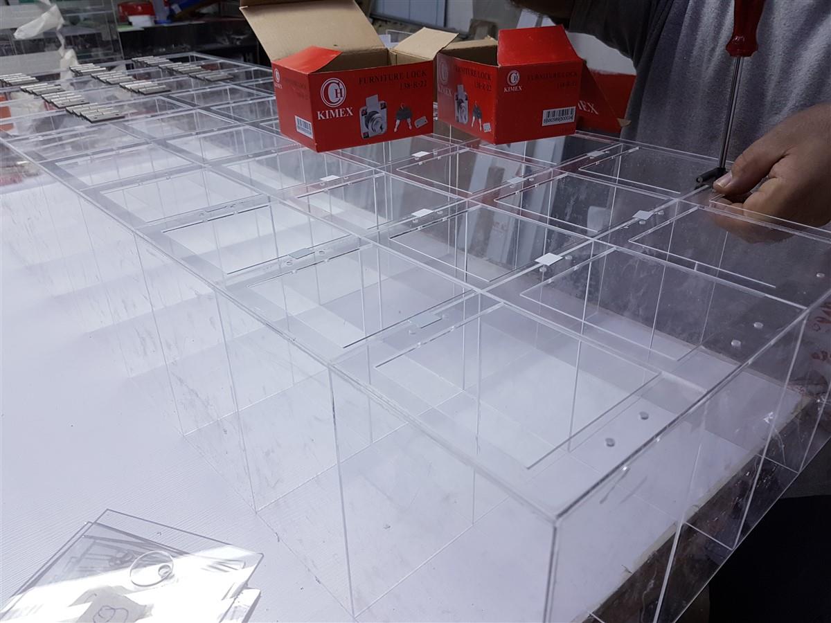 1161-seffaf-plexi-urun-saklama-kutulari-701