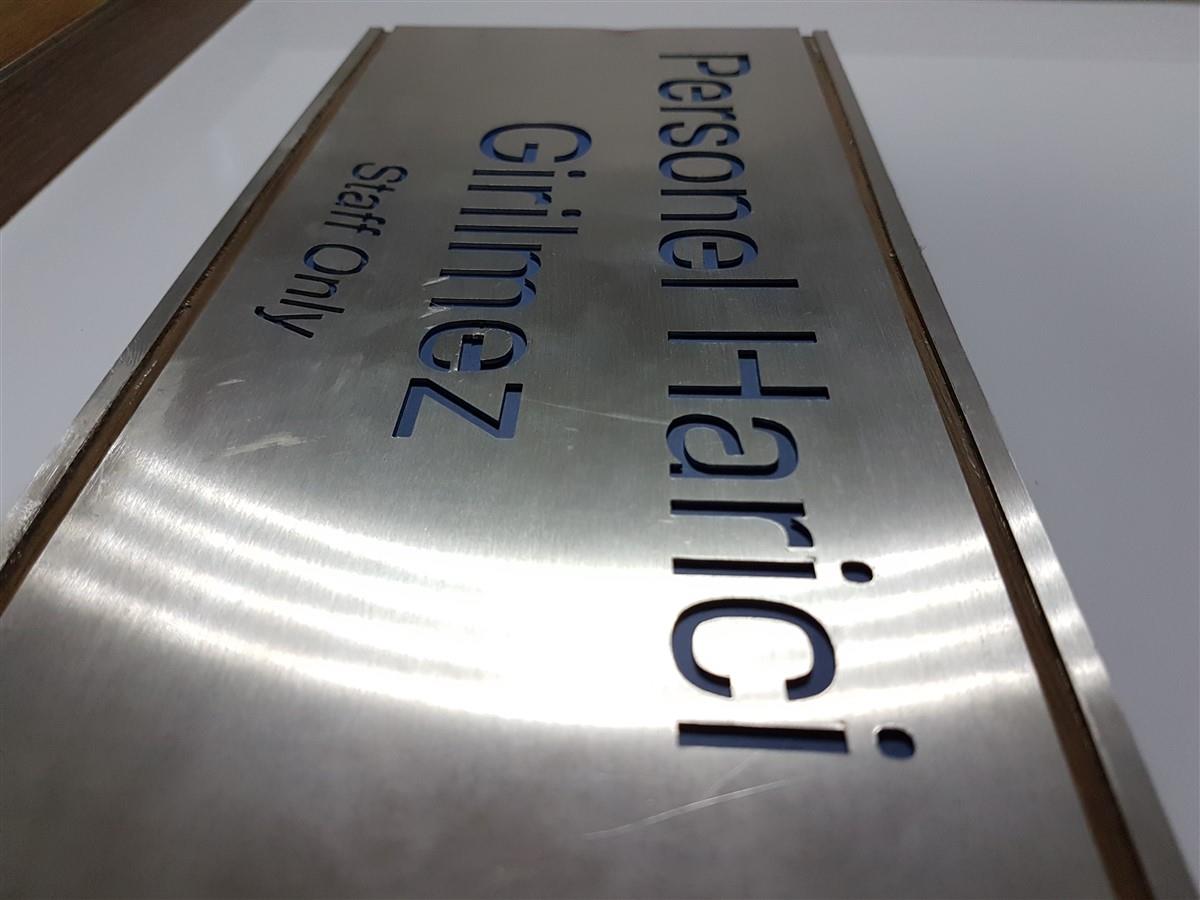 1328-fesa-hotel-ahsap-uzeri-krom-kesim-559