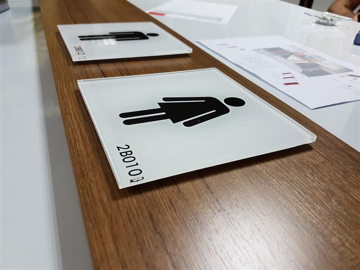 1340-pilkeksi-ofis-kapi-isimligi-ters-uv-baski-537