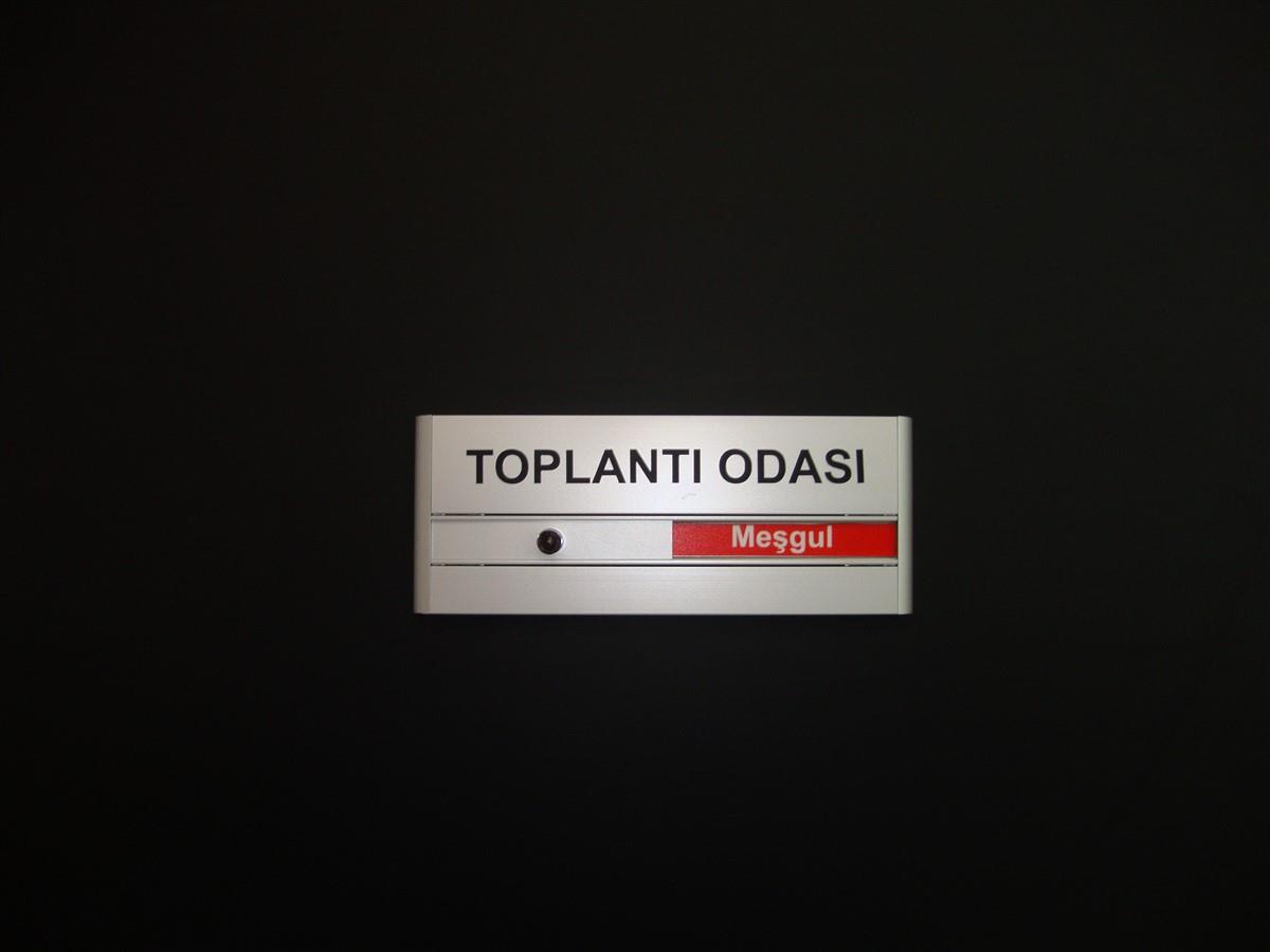 1471-toplanti-odasi-kapi-isimligi-serbest-meskul-376