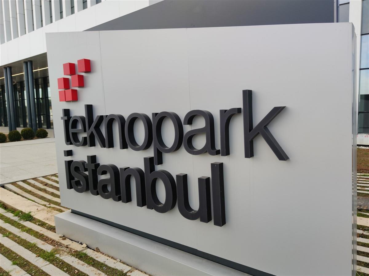 1472-teknopark-istanbul-pilon-tabela-11