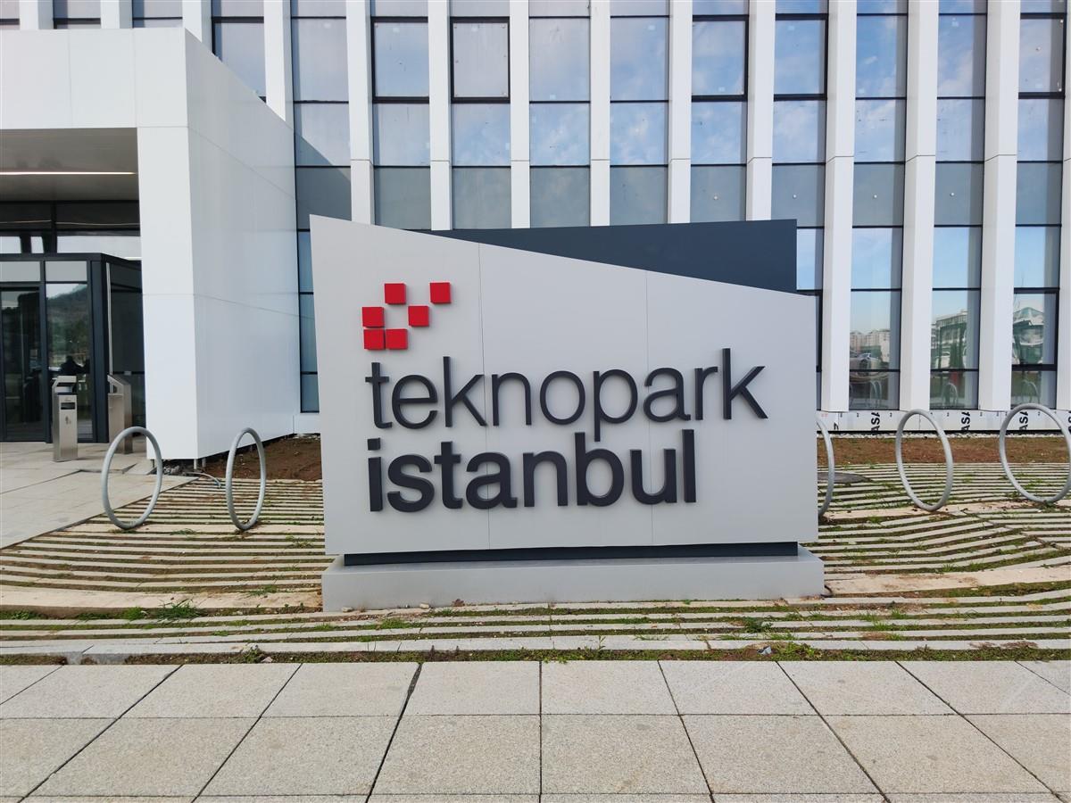 1474-teknopark-istanbul-pilon-tabela-467