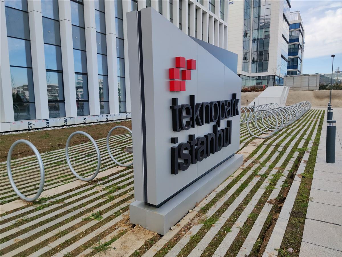 1475-teknopark-istanbul-pilon-tabela-617