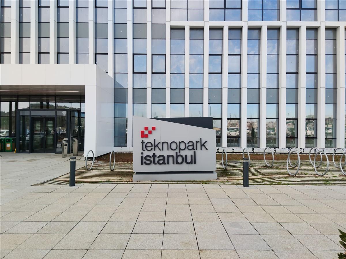 1478-teknopark-istanbul-pilon-tabela-438