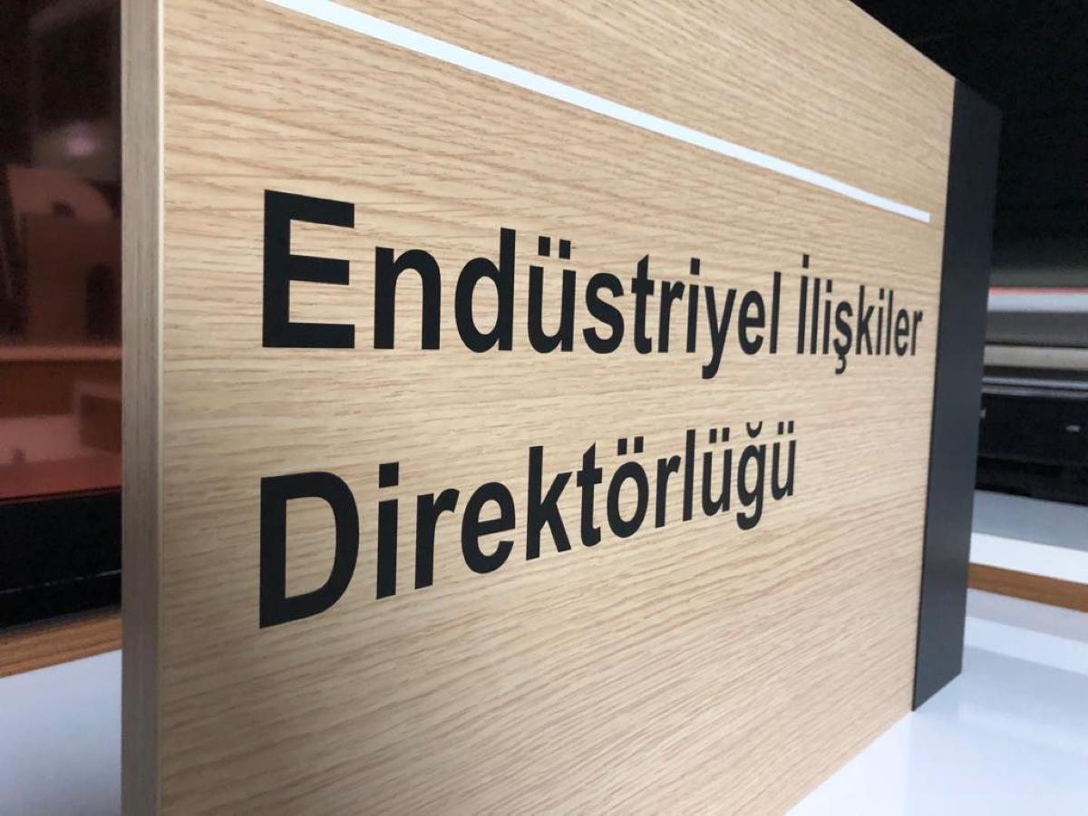 1548-ahsap-yonlendirme-ofis-kapi-isimligi-739