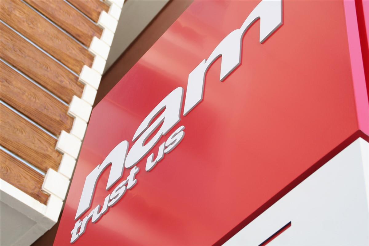 1571-nam-trust-us-isikli-pilon-tabela-890