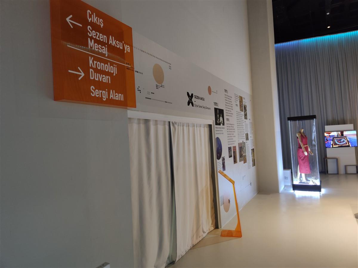 1836-seffaf-renkli-pleksi-yonlendirme-tabelasi-940