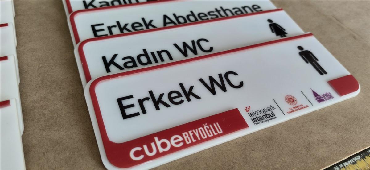 2030-pleksi-ofis-kapi-isimligi-uv-baski-uzeri-pleksi-kesim-906