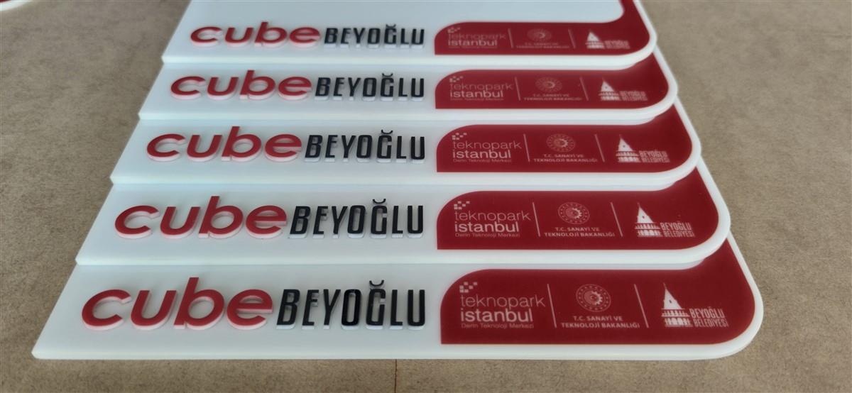 2044-cube-beyoglu-pleksi-kat-yonlendirme-52