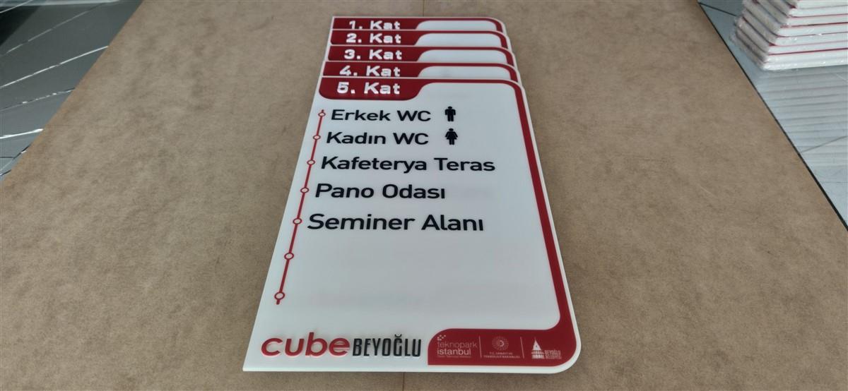 2055-cube-beyoglu-pleksi-kat-yonlendirme-962