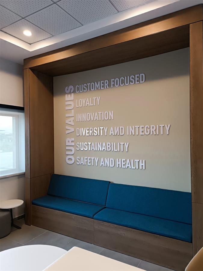 2108-duvar-uzeri-foreks-harf-kesim-uygulama-473