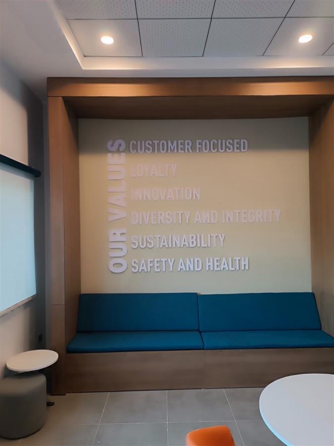 2109-duvar-uzeri-foreks-harf-kesim-uygulama-240