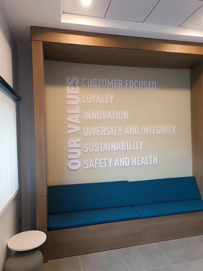 2110-duvar-uzeri-foreks-harf-kesim-uygulama-944