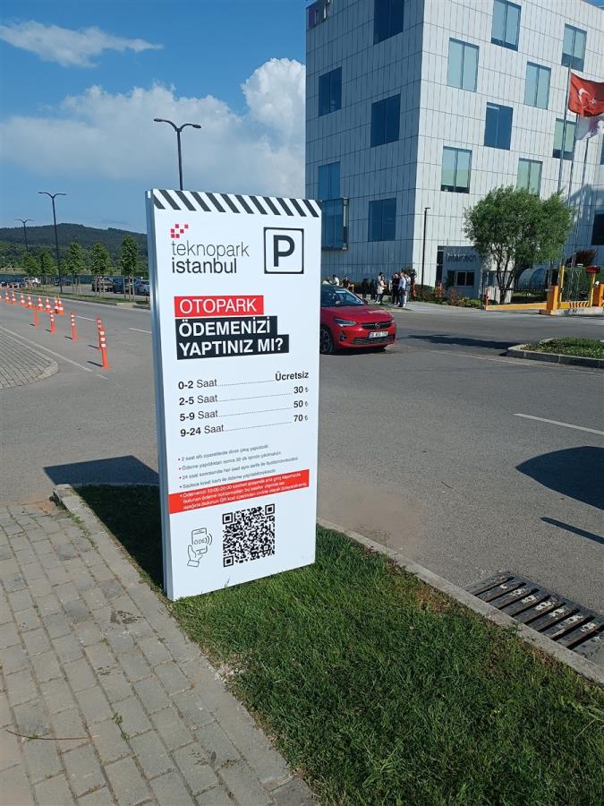 2112-teknopark-istanbul-ayakli-pilon-yon-tabelasi-616