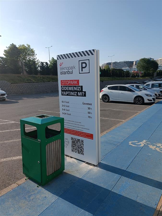 2114-teknopark-istanbul-ayakli-pilon-yon-tabelasi-688