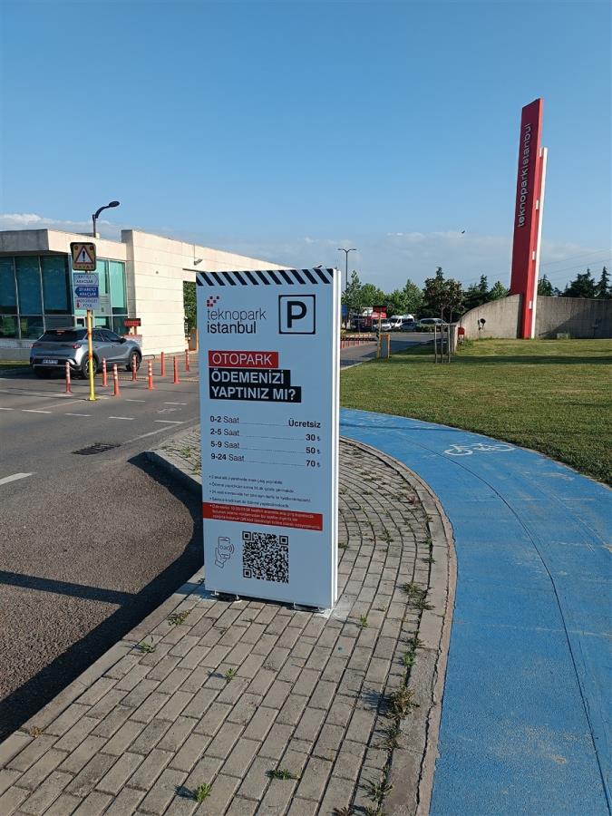 2115-teknopark-istanbul-ayakli-pilon-yon-tabelasi-973