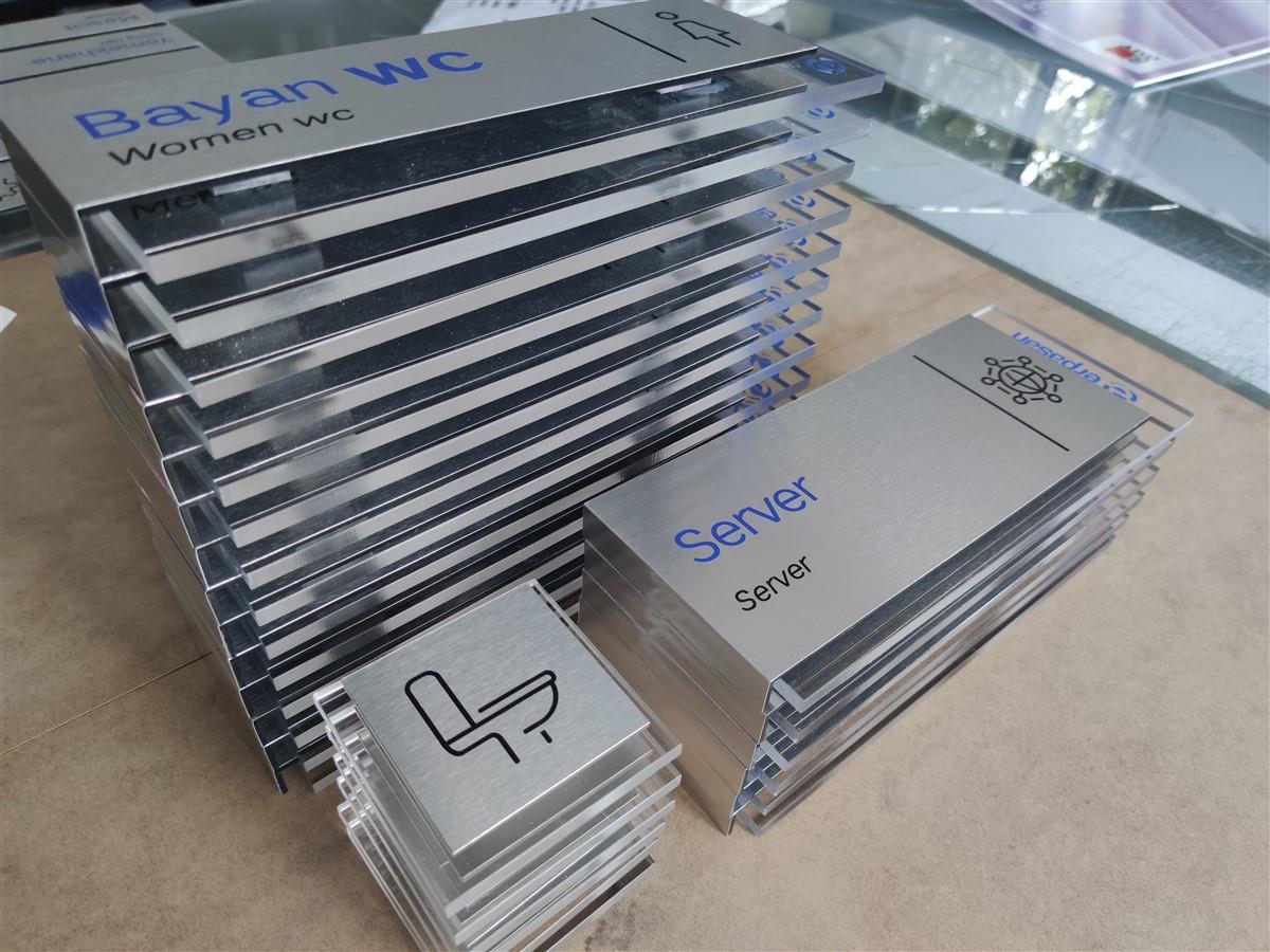 2252-erpasan-satineli-aluminyum-yonlendirme-levhasi-331