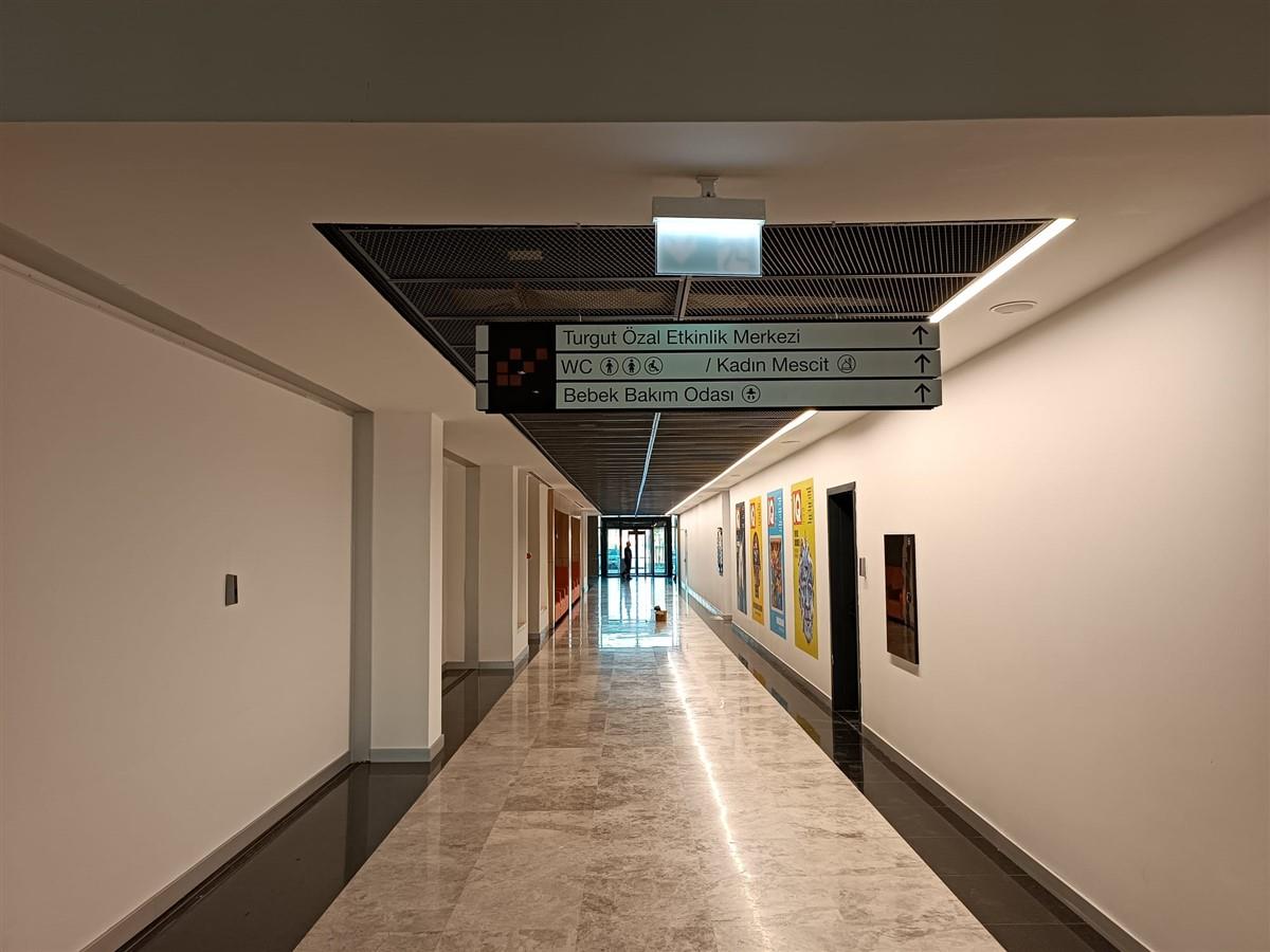 2354-teknopark-istanbul-kat-yonlendirme-levhalari-825