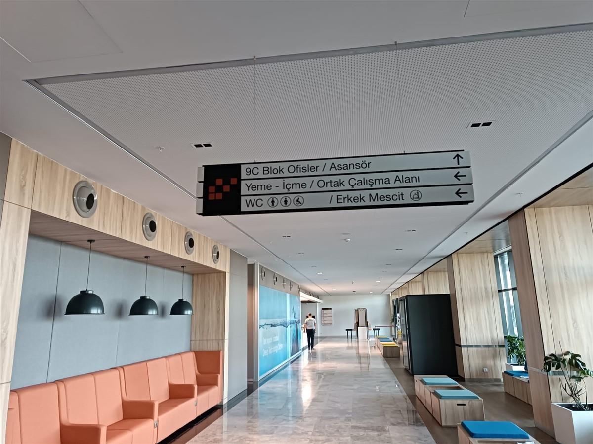 2358-teknopark-istanbul-kat-yonlendirme-levhalari-695