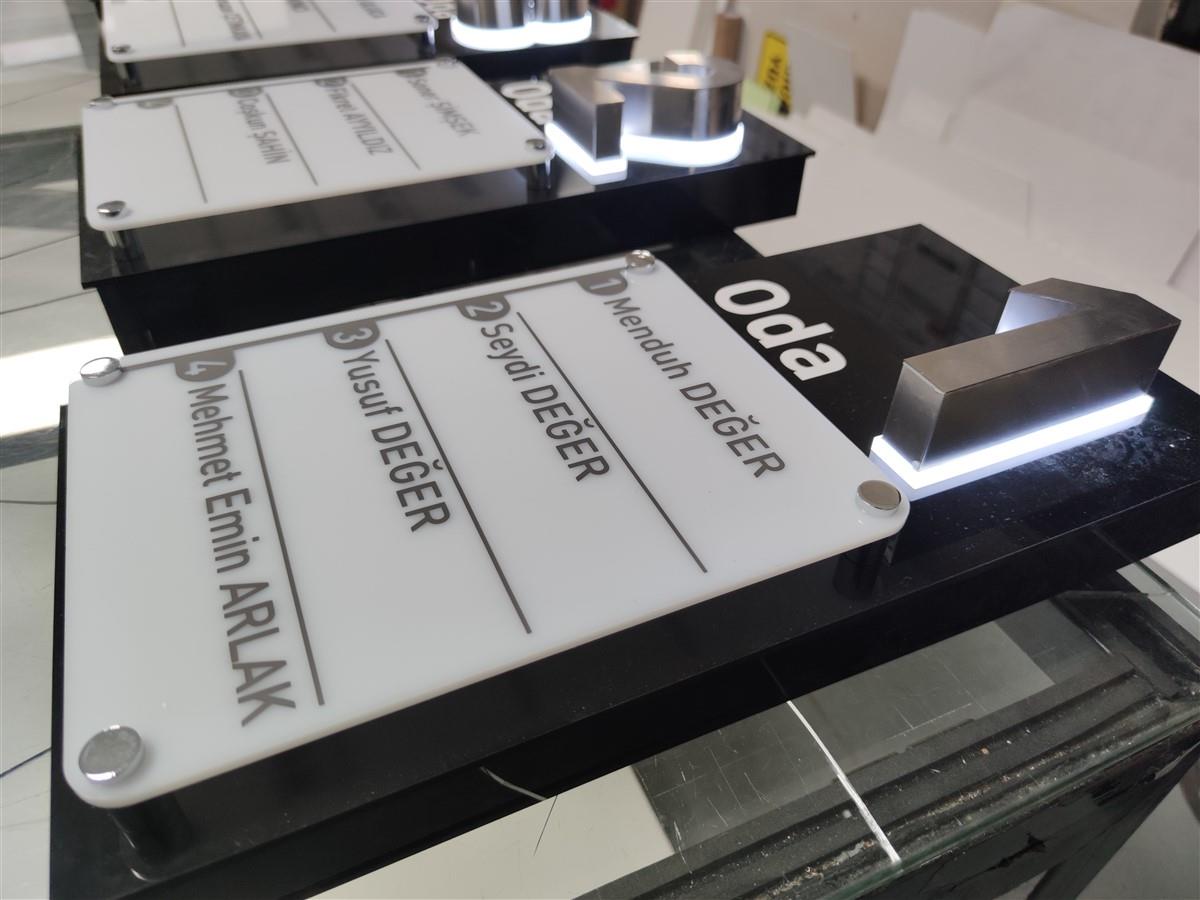 2424-pleksi-isikli-kapi-oda-isimligi-343