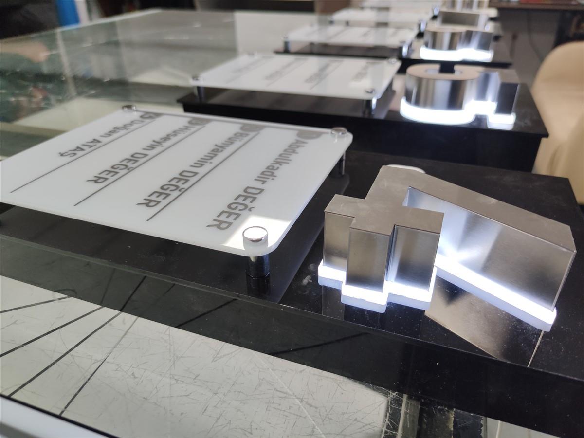 2427-pleksi-isikli-kapi-oda-isimligi-654