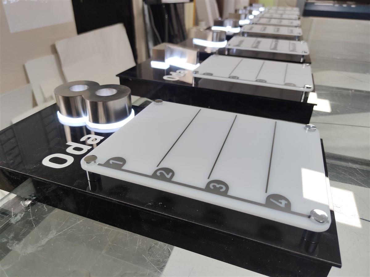 2430-pleksi-isikli-kapi-oda-isimligi-838