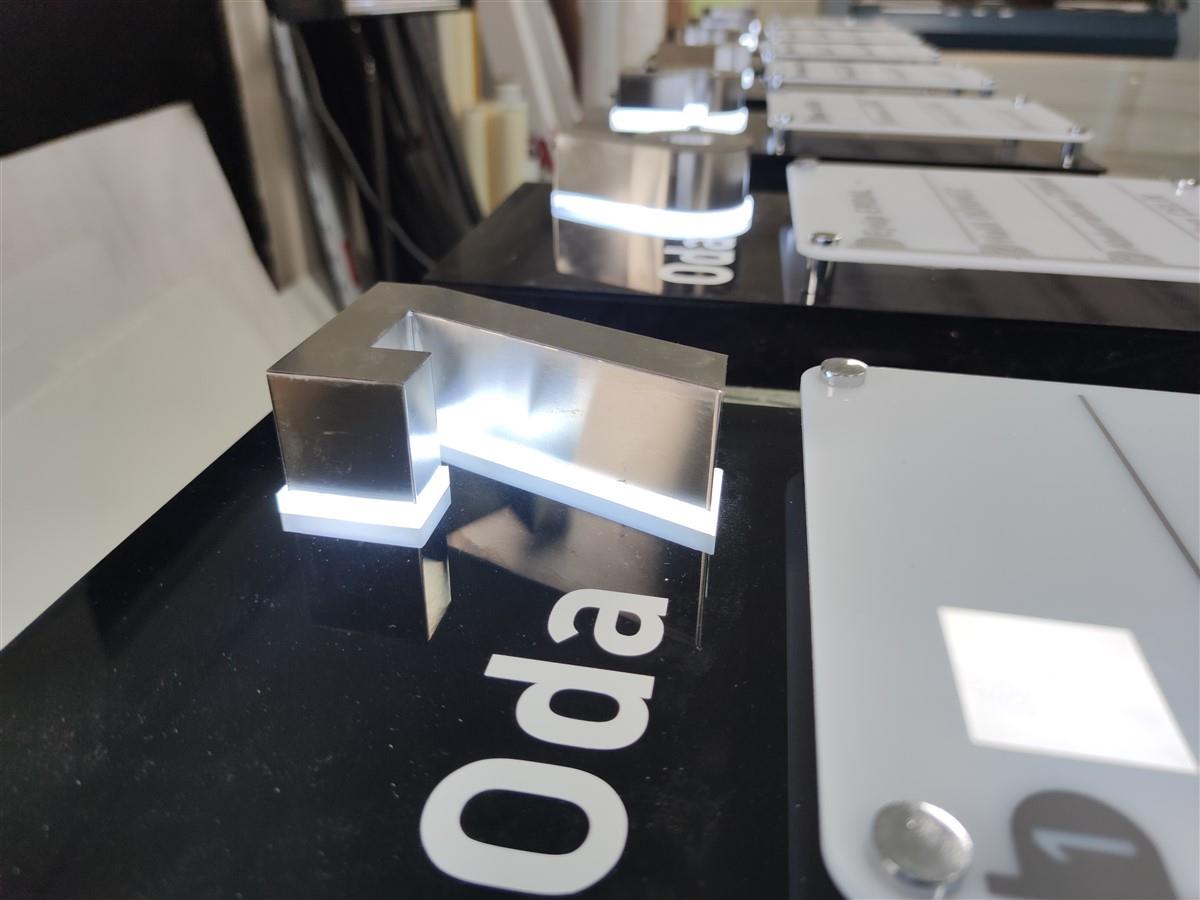 2432-pleksi-isikli-kapi-oda-isimligi-962